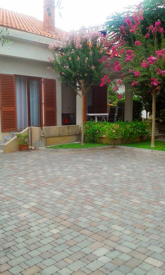 Apartment Magnolia Petrcane Exterior photo